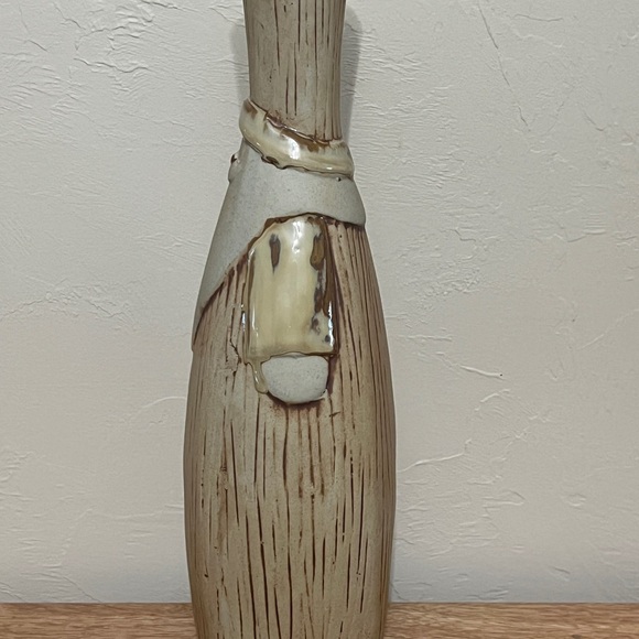 Ceramic Santa Vase 13” in beige and brown - Picture 7 of 9